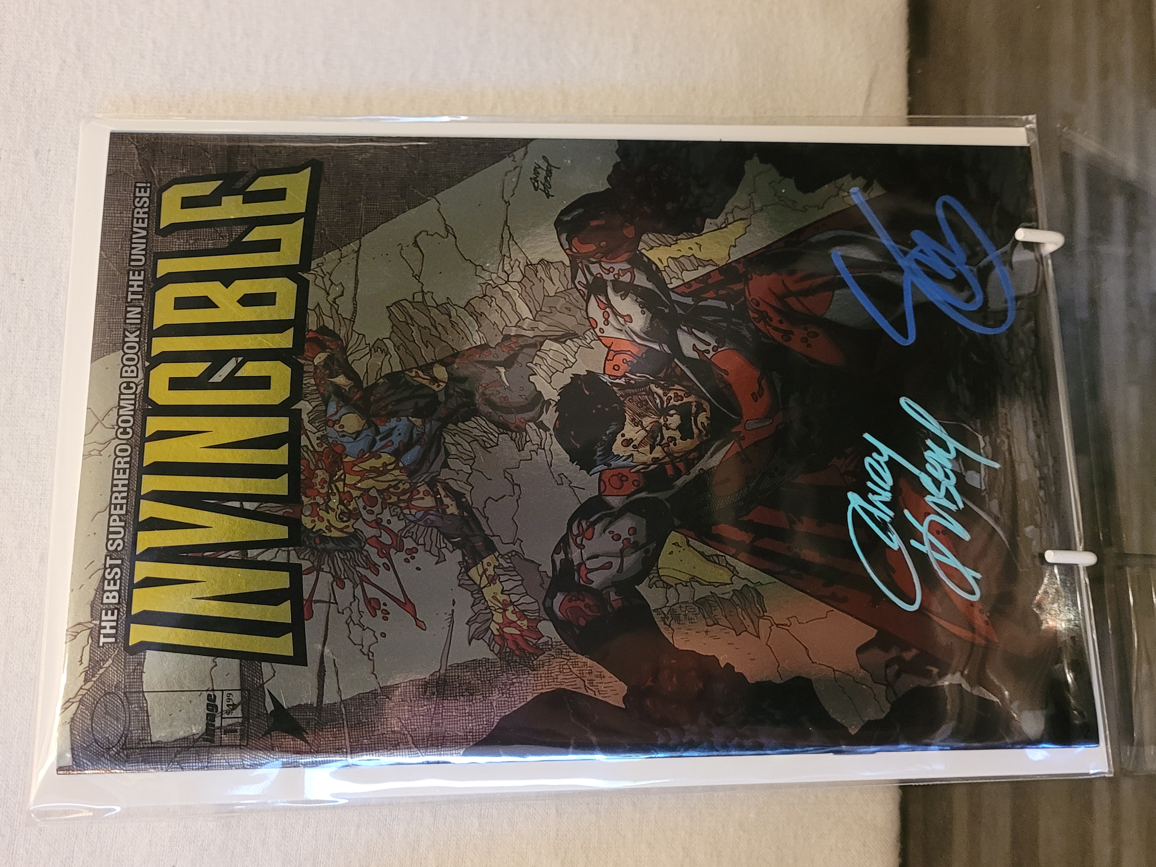 invincible #1 foil exclusive x2 signed andy kubert & scott snyder W/COA