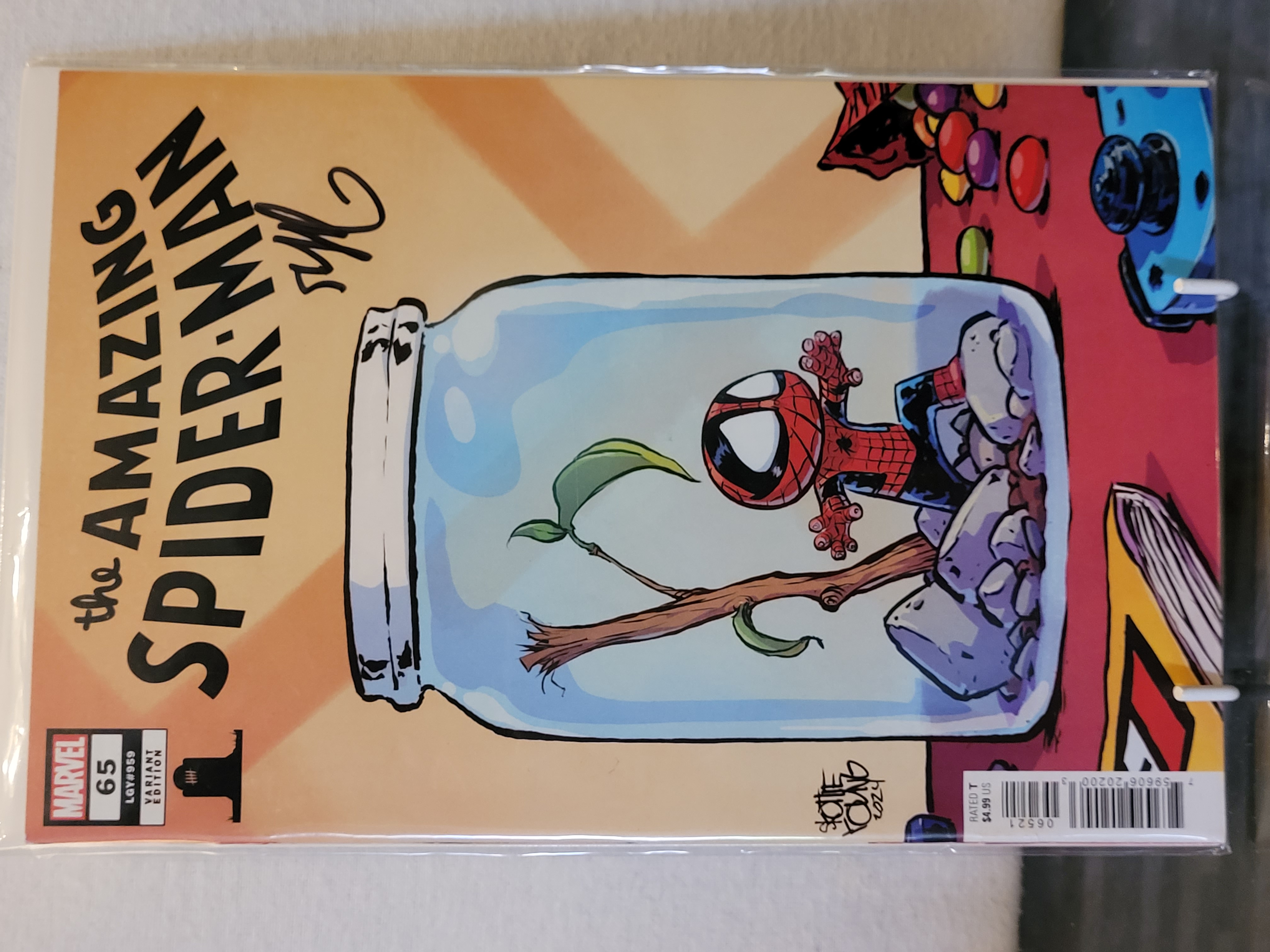 the amazing spider-man #65 skottie young variant signed skottie young w/coa