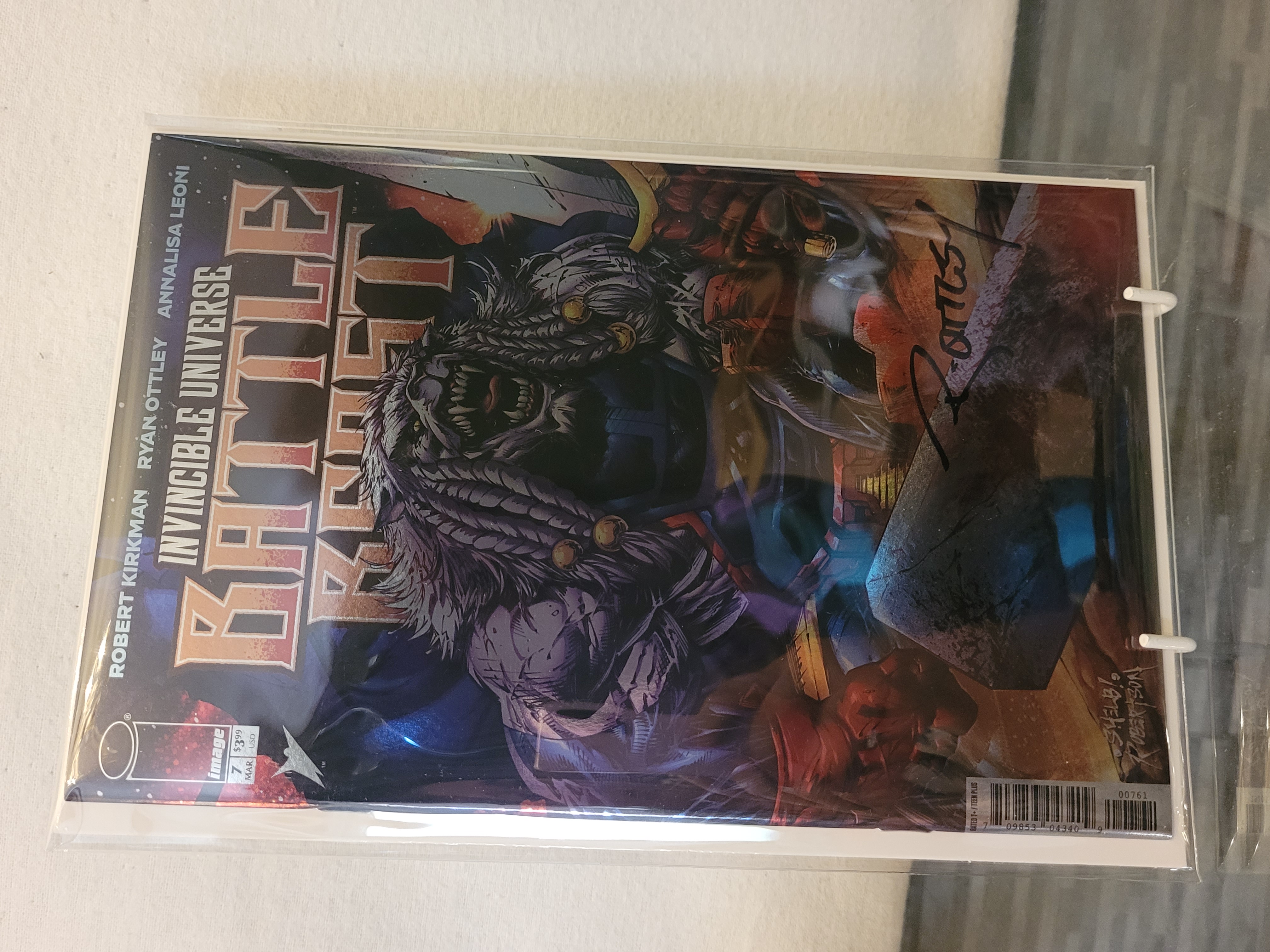 invincible universe battle beast #7 foil signed Ryan ottley w/coa