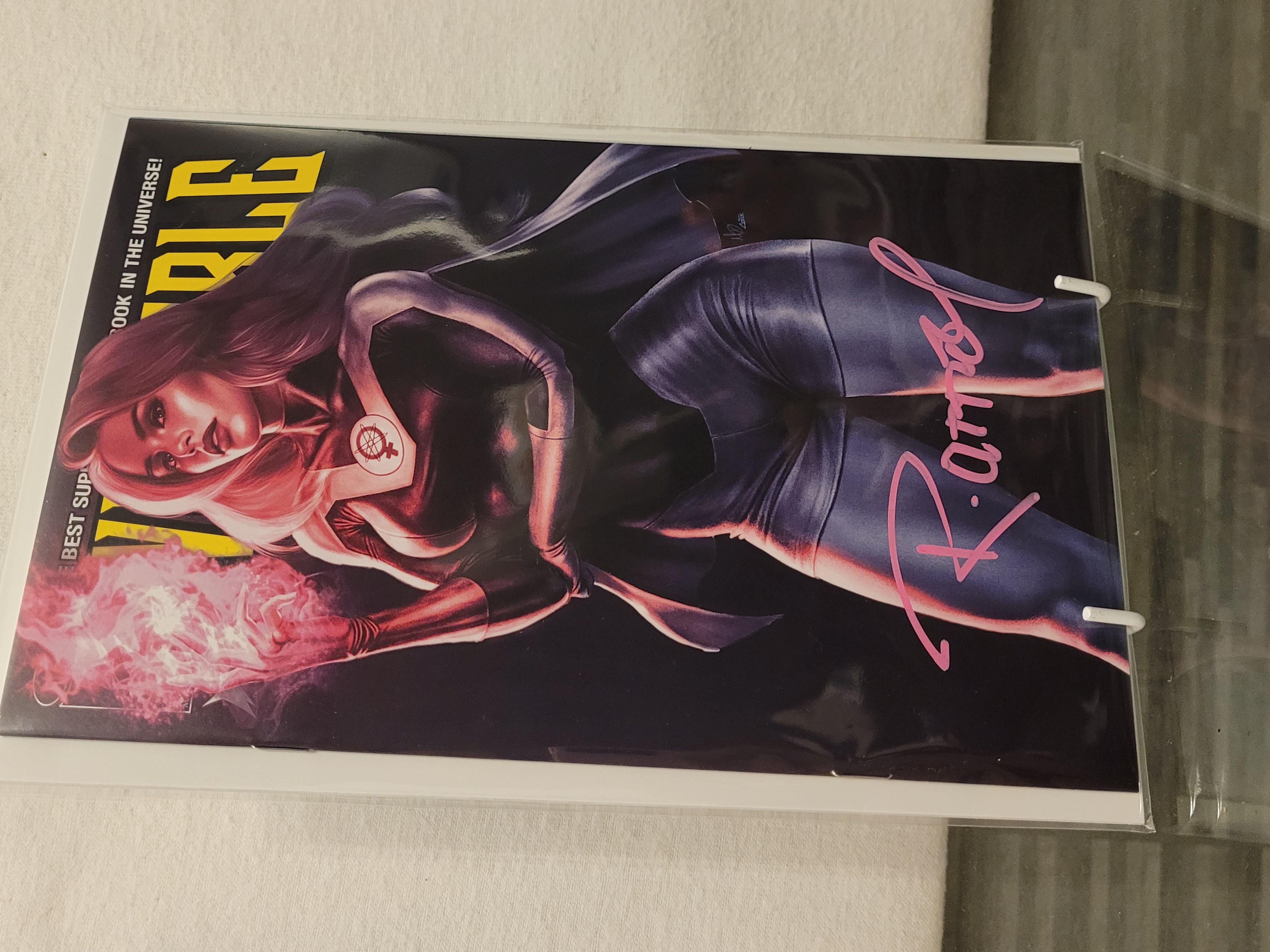 invincible #1 michelle dias atom eve las vegas comic con exclusive signed w/coa